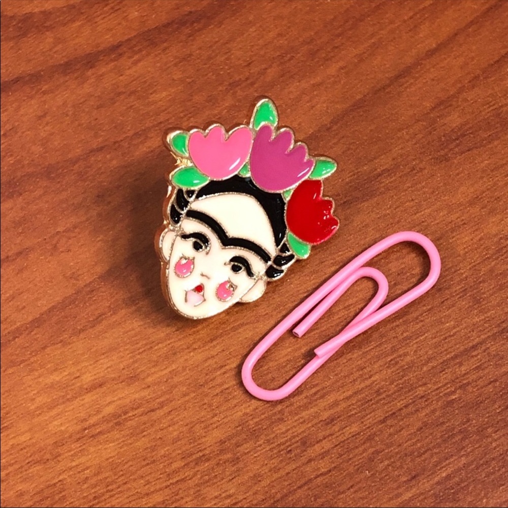 🌺Frida Kahlo Enameled Brooch/Tie Pin🌺 - Picture 3 of 4